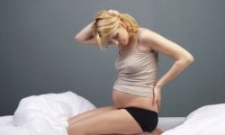 Болит спина после родов — что делать и чем лечить