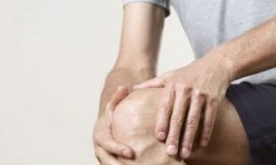 Слабость в коленях: причины, что делать, лечение