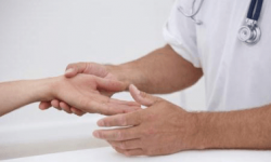 Почему болят суставы пальцев рук: причины и лечение большого, среднего и других пальцев